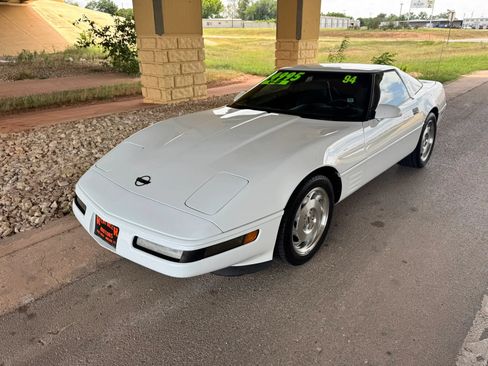 Used 1994 Chevrolet Corvette Coupe RWD image 7