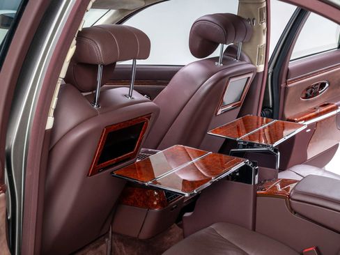 Used 2005 Maybach 57 RWD image 12