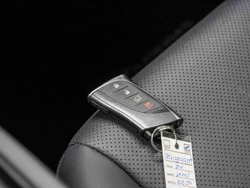 Used 2024 Lexus ES 350 w/ Premium Package FWD image 27