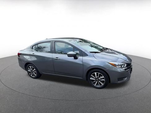 Used 2025 Nissan Versa SV FWD image 2
