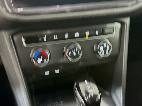 Used 2024 Volkswagen Tiguan S image 23