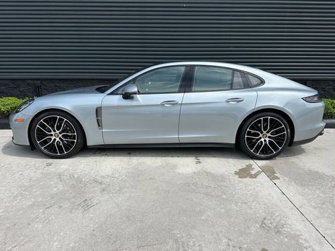 Certified 2023 Porsche Panamera RWD image 2