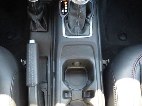 Used 2024 Jeep Wrangler Unlimited Rubicon AWD/4WD image 21