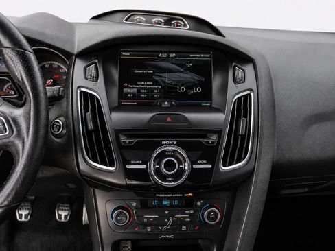 Used 2015 Ford Focus ST w/ Equipment Group 402A FWD image 14