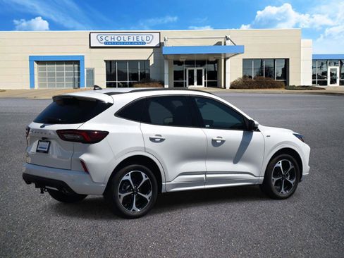 Used 2023 Ford Escape ST-Line Select w/ Tech Pack #2 AWD/4WD image 3