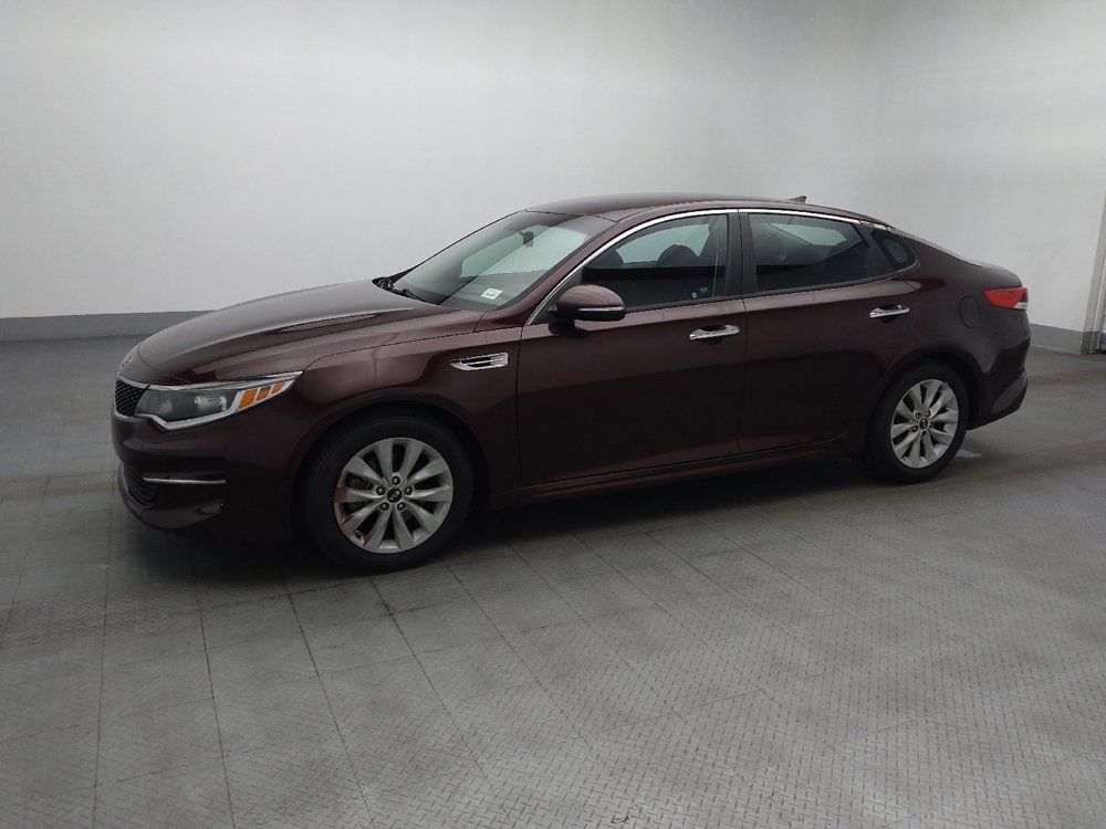 Used 2017 Kia Optima LX w/ Option Group 014 FWD image 2