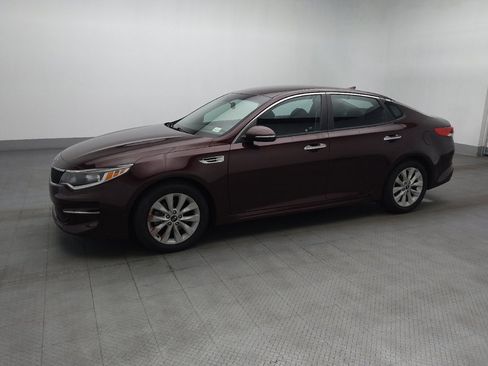 Used 2017 Kia Optima LX w/ Option Group 014 FWD image 2