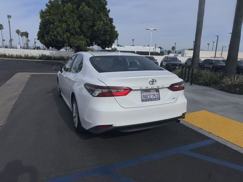 Used 2021 Toyota Camry LE image 15
