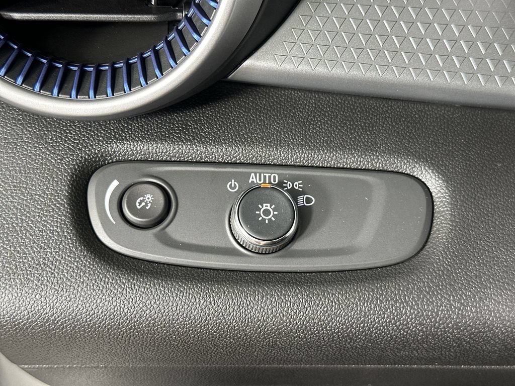 New 2026 Chevrolet Trax LS w/ LS Convenience Package FWD image 18