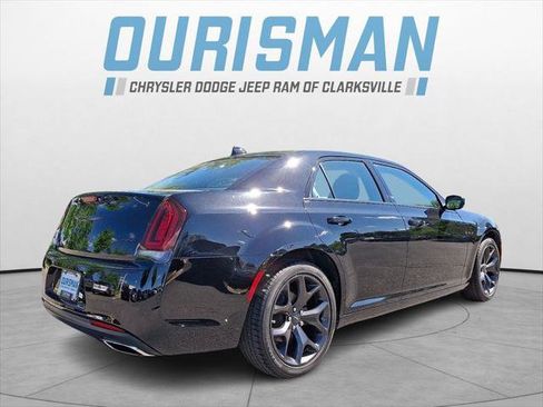 Certified 2023 Chrysler 300 Touring w/ Sport Appearance Package RWD image 6
