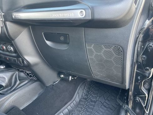 Used 2014 Jeep Wrangler Rubicon AWD/4WD image 26