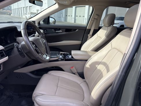 Used 2022 Lincoln Nautilus Reserve w/ Equipment Group 201A image 18