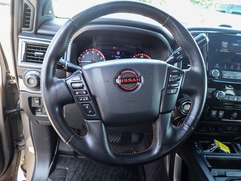 Used 2023 Nissan Titan PRO-4X w/ Pro-4x Convenience Package image 12