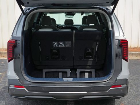 Used 2025 Kia Carnival SX Prestige FWD image 10