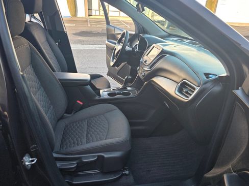 Used 2020 Chevrolet Equinox LT FWD image 16