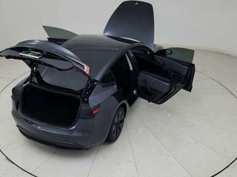 Used 2025 Tesla Model 3 image 24