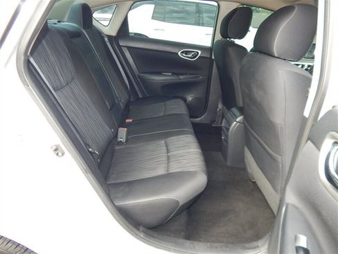 Used 2016 Nissan Sentra SV FWD image 13
