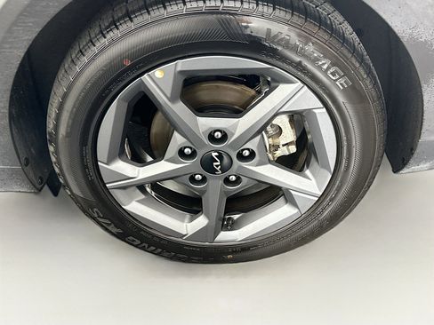 Used 2025 Kia K4 FWD image 11