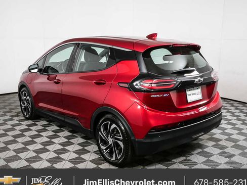 Used 2023 Chevrolet Bolt LT w/ Infotainment Package FWD image 28