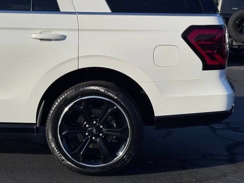 Used 2024 Ford Expedition Limited RWD image 44