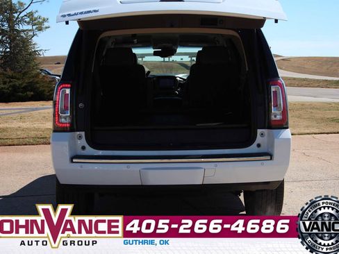 Used 2017 GMC Yukon Denali image 9