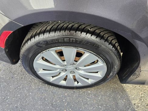 Used 2015 Chrysler 200 LX image 9