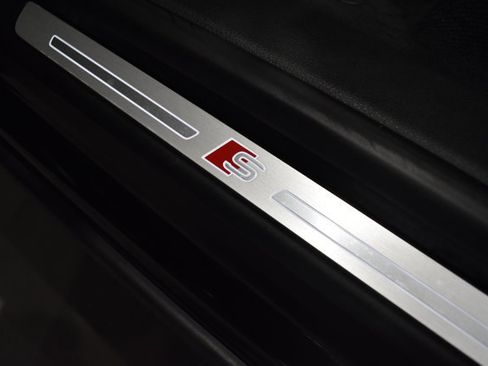 Used 2023 Audi Q8 Premium Plus w/ Premium Plus Package image 39