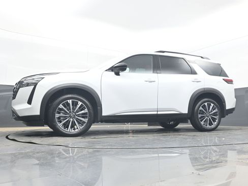 New 2026 Nissan Pathfinder Platinum AWD/4WD image 27