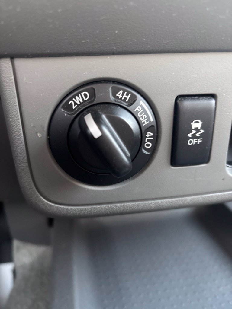 Used 2018 Nissan Frontier SV AWD/4WD image 12