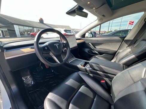 Used 2021 Tesla Model 3 Standard Range Plus image 15