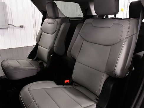 New 2026 Ford Explorer Active w/ Active Comfort Package image 30