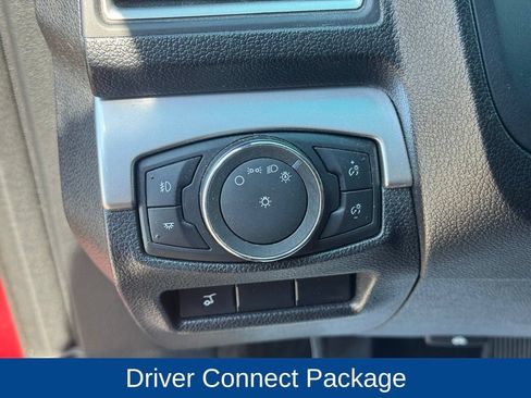 Used 2016 Ford Explorer XLT w/ Equipment Group 202A AWD/4WD image 19