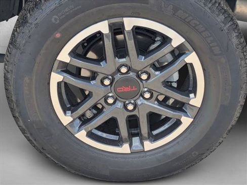 Used 2024 Toyota Tacoma SR5 w/ SR5 Upgrade Package RWD image 15