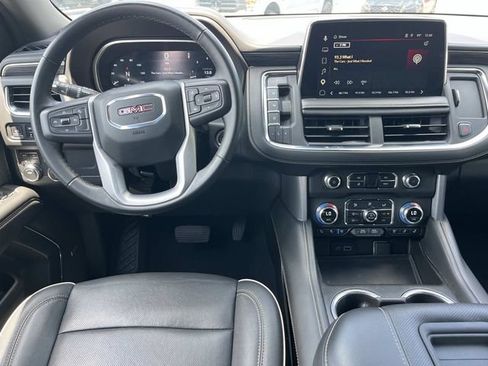 Used 2023 GMC Yukon SLT AWD/4WD image 14