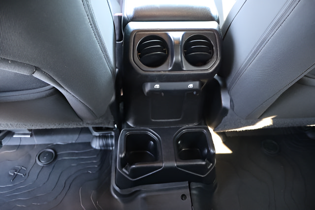 Used 2020 Jeep Wrangler Unlimited Sport S AWD/4WD image 36
