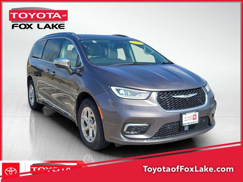 Used 2021 Chrysler Pacifica Limited w/ Premium & Safety Sphere Group AWD/4WD image 1
