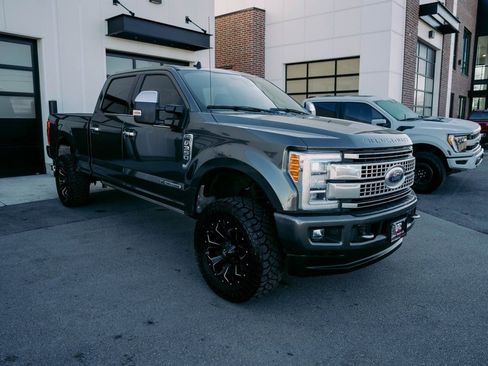 Used 2014 Ford F350 Platinum w/ Platinum Package image 6