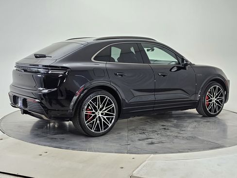 Used 2025 Porsche Macan Turbo Electric image 3