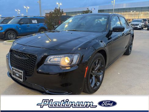 Used 2023 Chrysler 300 Touring w/ Sport Appearance Package RWD image 1