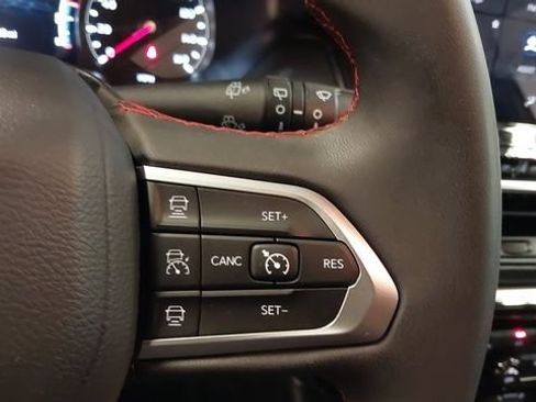 Used 2025 Jeep Compass Trailhawk AWD/4WD image 24
