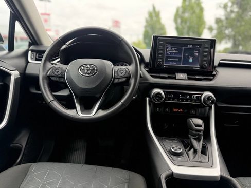 Certified 2022 Toyota RAV4 XLE w/ XLE Grade Weather Package AWD/4WD image 21