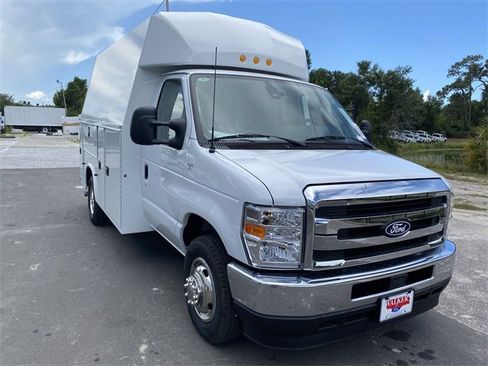 New 2026 Ford E-350 and Econoline 350 Super Duty w/ Power Equipment Group image 4