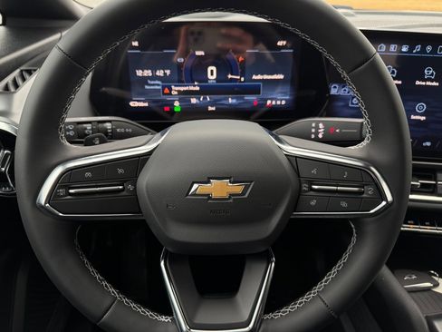 New 2026 Chevrolet Equinox EV LT image 12