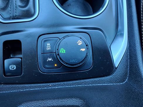 Used 2018 Chevrolet Traverse Premier image 20