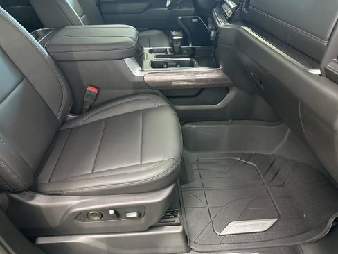 New 2026 Chevrolet Silverado 1500 LTZ w/ LTZ Premium Package image 16