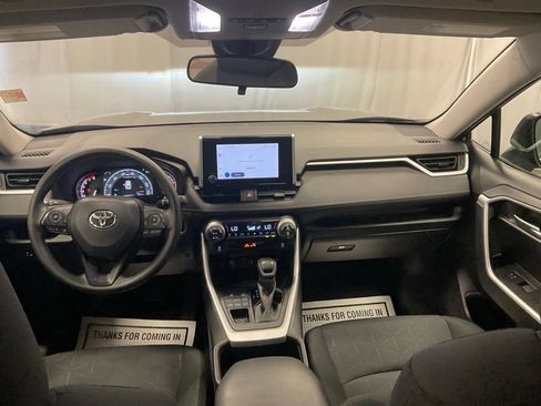 Used 2025 Toyota RAV4 XLE AWD/4WD image 32
