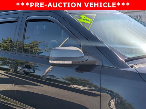 Used 2017 Ford Explorer XLT w/ Equipment Group 202A FWD image 11