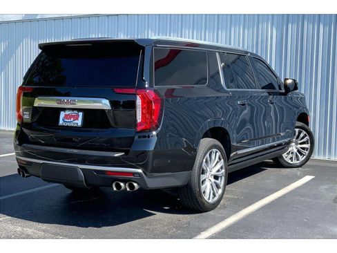 Used 2023 GMC Yukon XL Denali w/ Denali Reserve Package AWD/4WD image 11