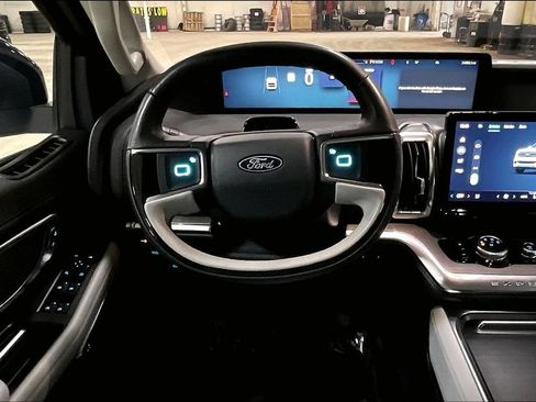 Certified 2025 Ford Expedition Max Platinum AWD/4WD image 5