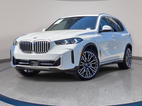 Used 2025 BMW X5 xDrive40i AWD/4WD image 1